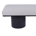Panca imbottita con robuste gambe nere in tessuto bouclé grigio chiaro, panca da letto in stile contemporaneo per camera da letto e soggiorno